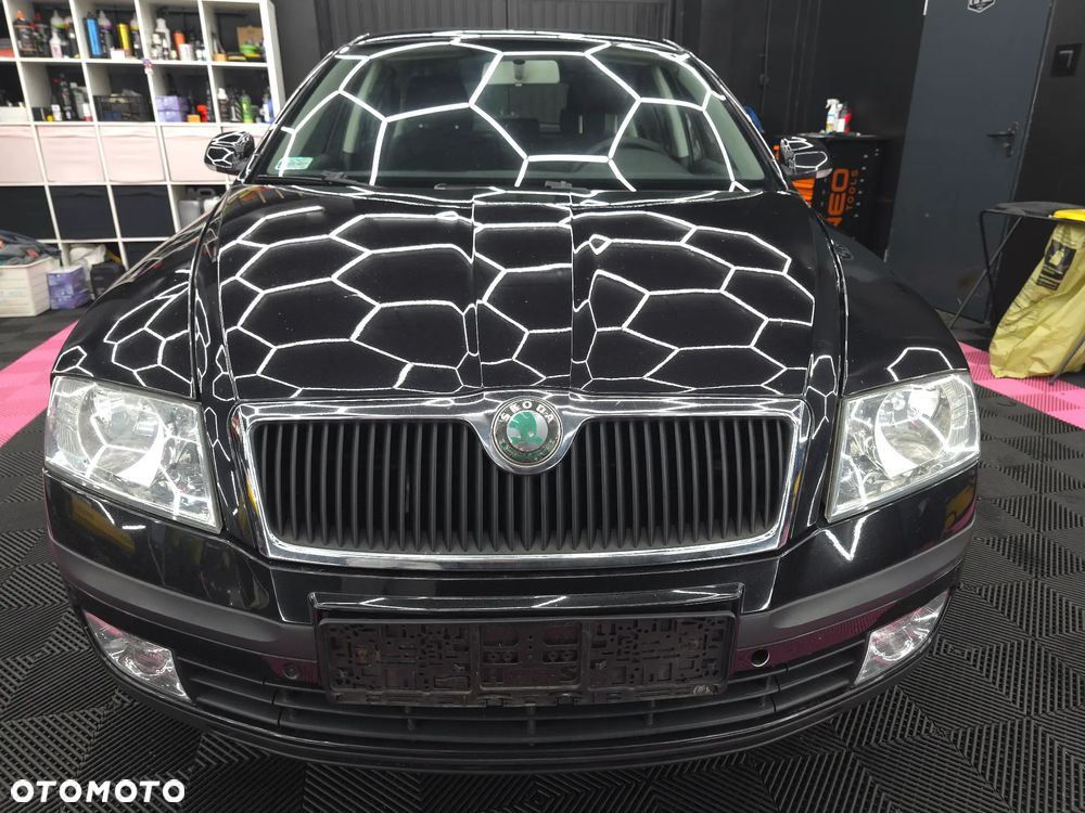 Skoda Octavia 1.6 Ambiente - 9