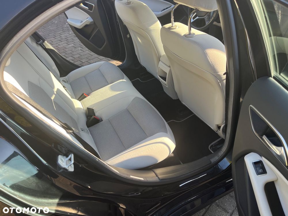 Mercedes-Benz Klasa A 220 4-Matic - 17