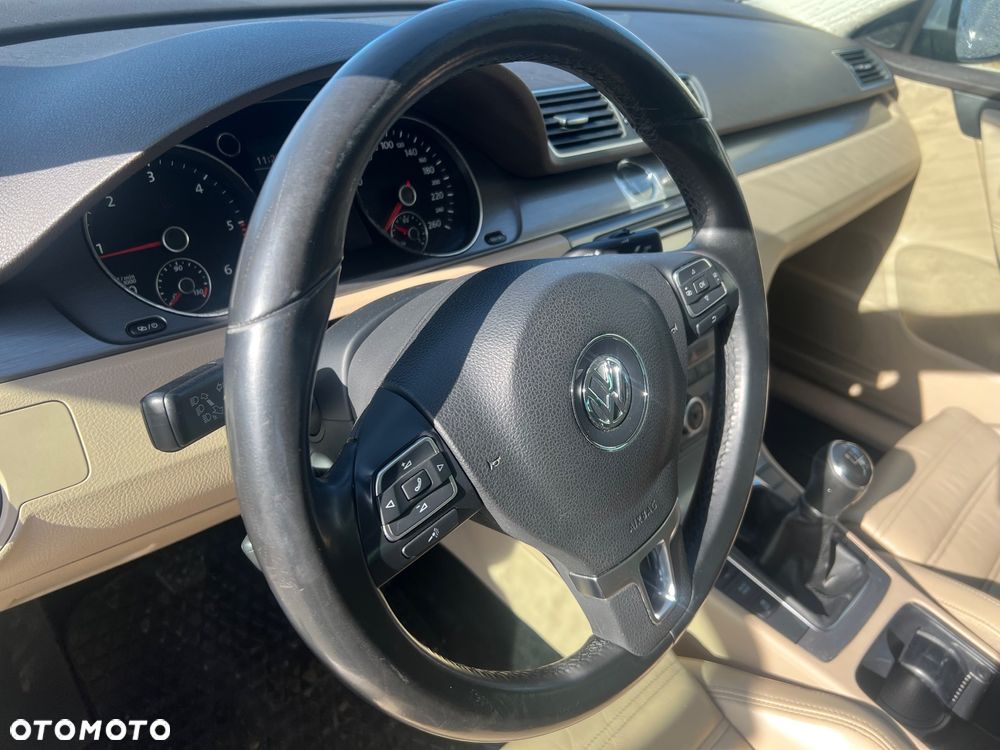 Volkswagen Passat 2.0 TDI BlueMotion Technology Highline - 20