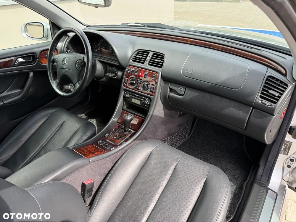 Mercedes-Benz CLK - 19