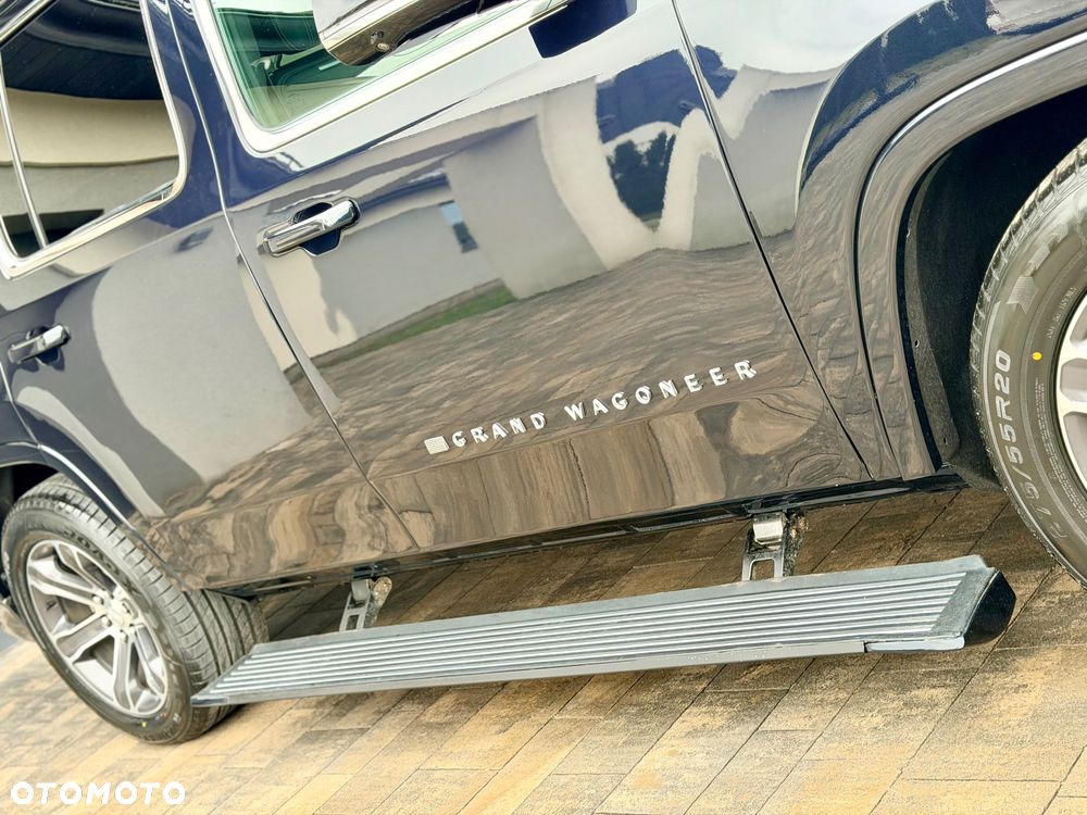 Jeep Grand Wagoneer - 41