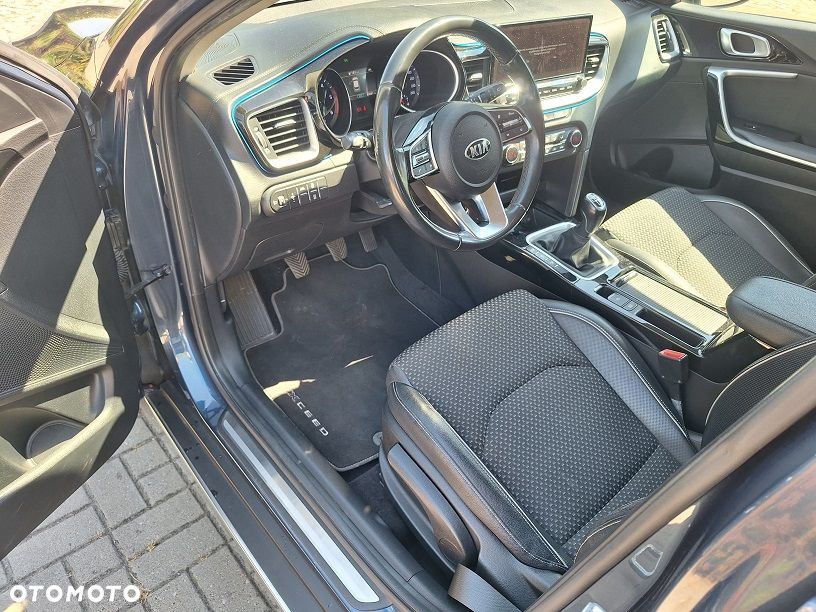 Kia XCeed 1.6 CRDi mHEV Prestige Line - 12