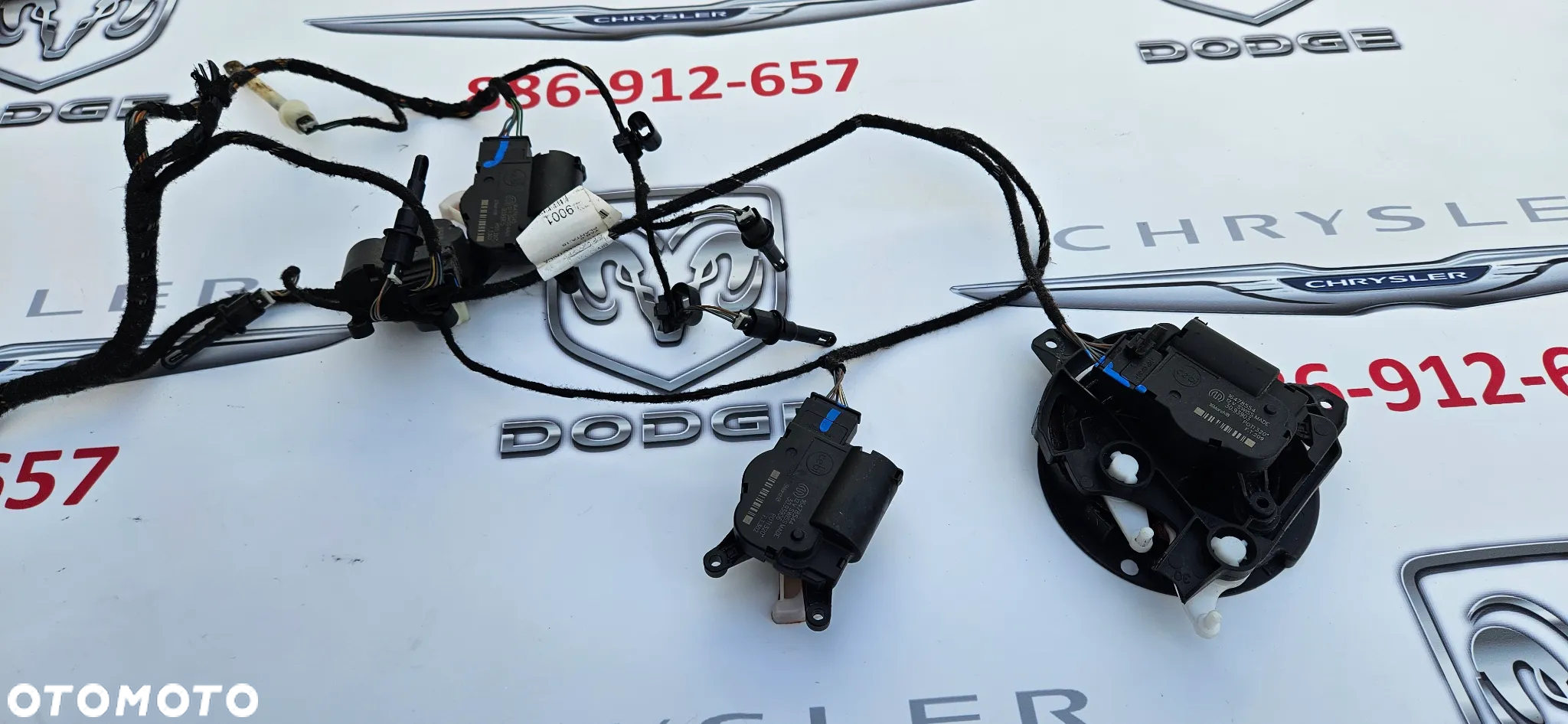Chrysler Pacifica 2016- Komplet silniczków nagrzewnicy Silniczek nagrzewnicy Sterownik klimatyzacji Moduł klimy P68373078AD - 2