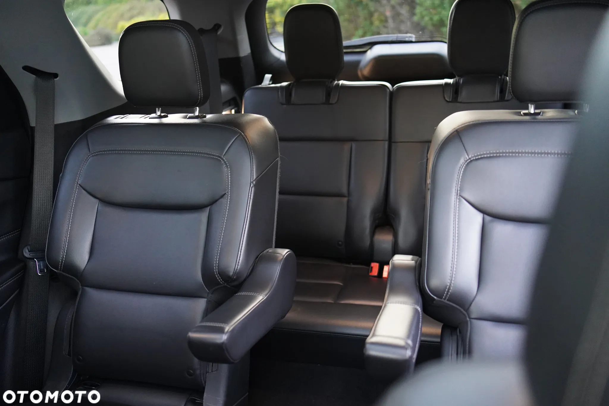 Ford Explorer - 16