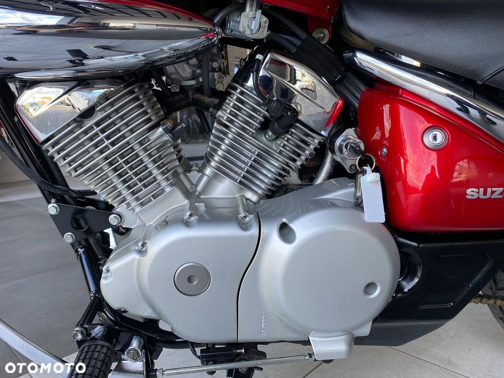 Suzuki Intruder - 28