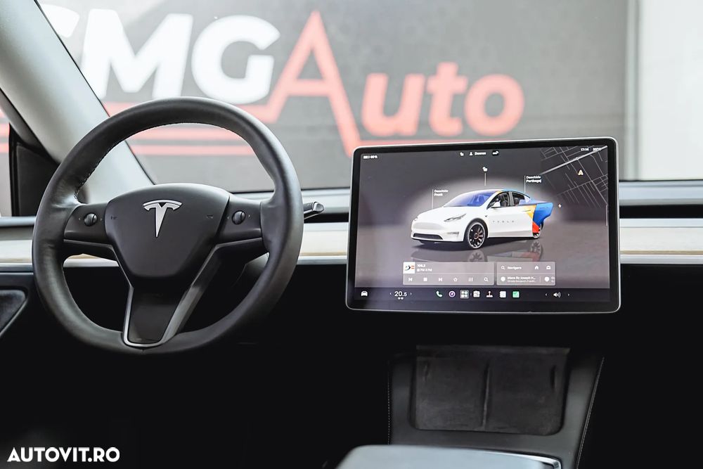 Tesla Model Y - 28