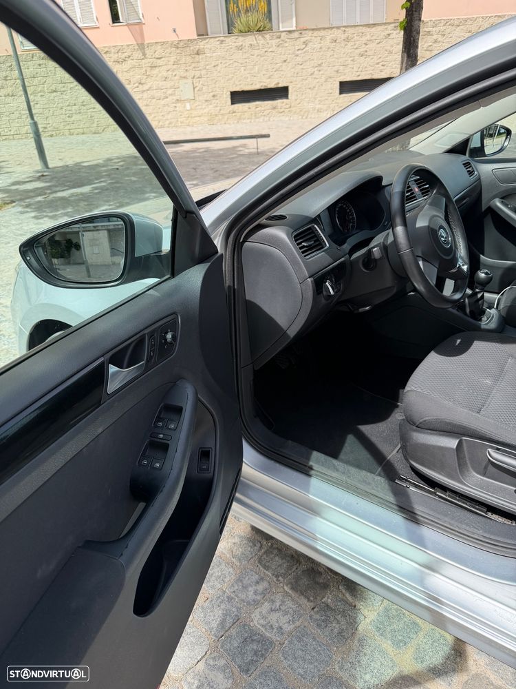 VW Jetta 1.2 TSi Comfortline - 8