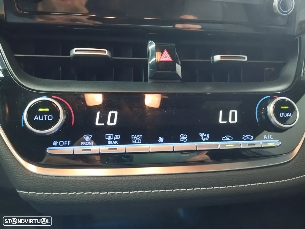 Toyota Corolla 1.8 Hybrid Comfort - 29