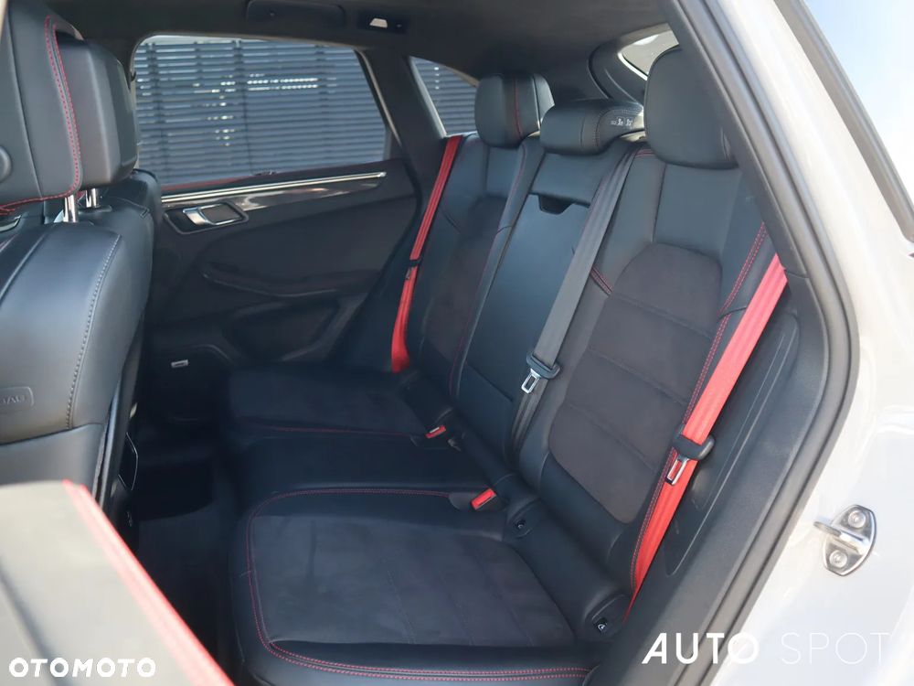 Porsche Macan GTS - 38
