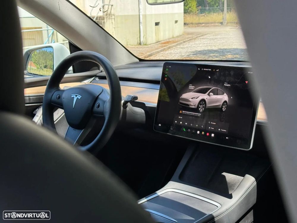 Tesla Model Y Long Range Dual Motor AWD - 18