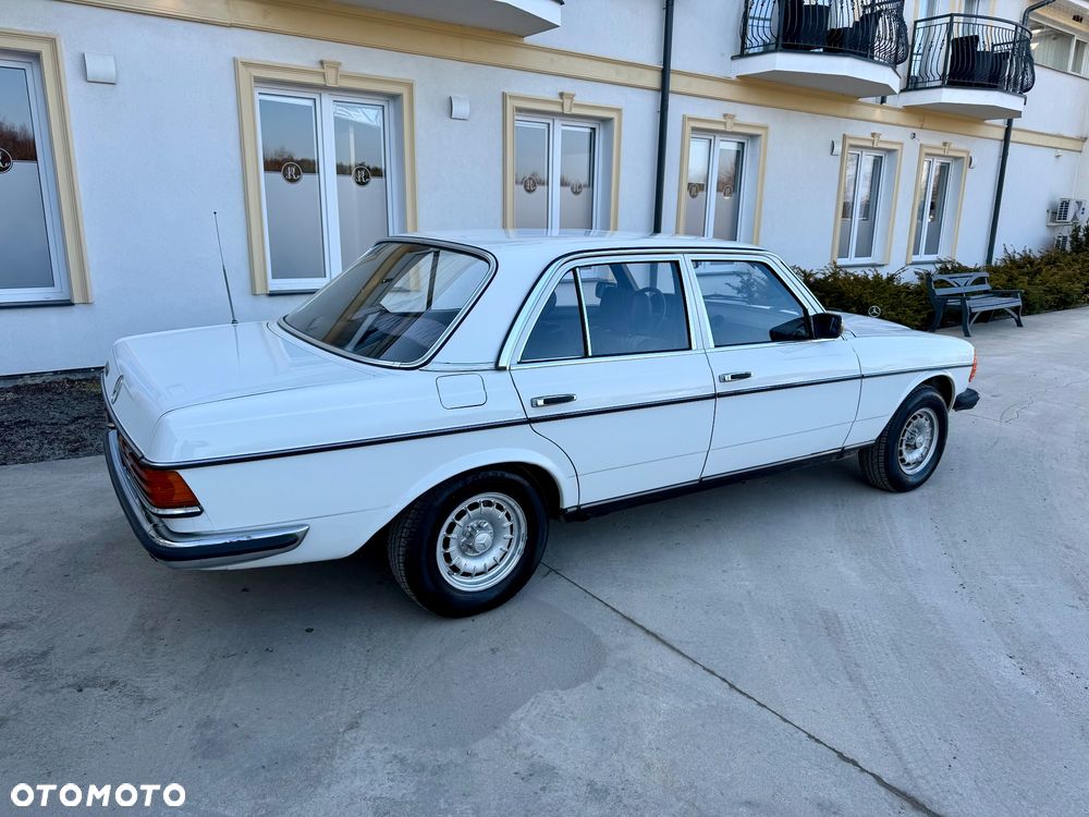 Mercedes-Benz W123 - 6
