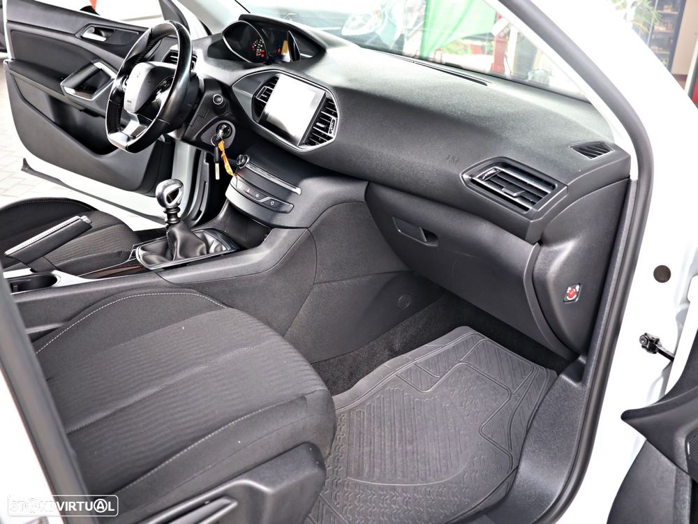 Peugeot 308 1.6 BlueHDi Active J17 - 12