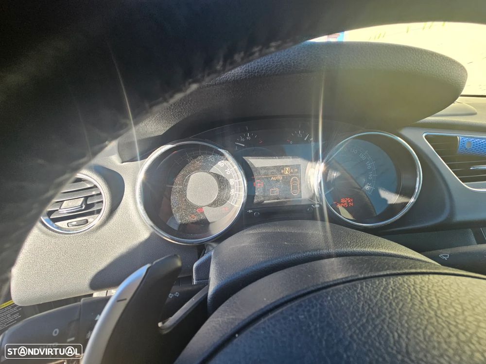 Peugeot 3008 2.0 HDi Hybrid4 99g - 9