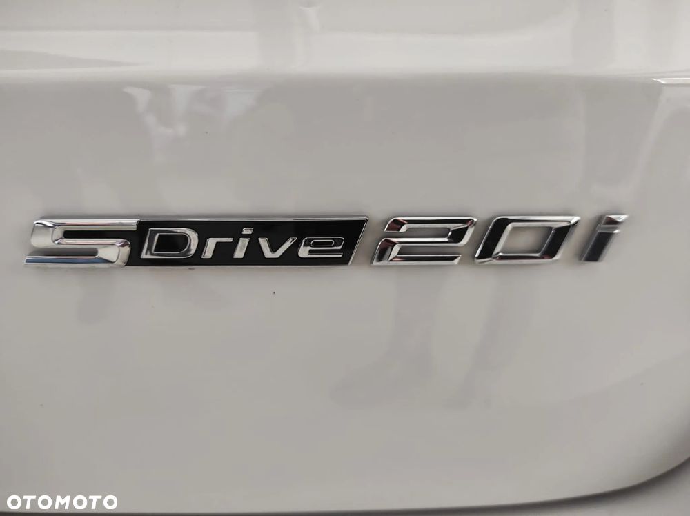 BMW X1 sDrive20i Advantage - 17