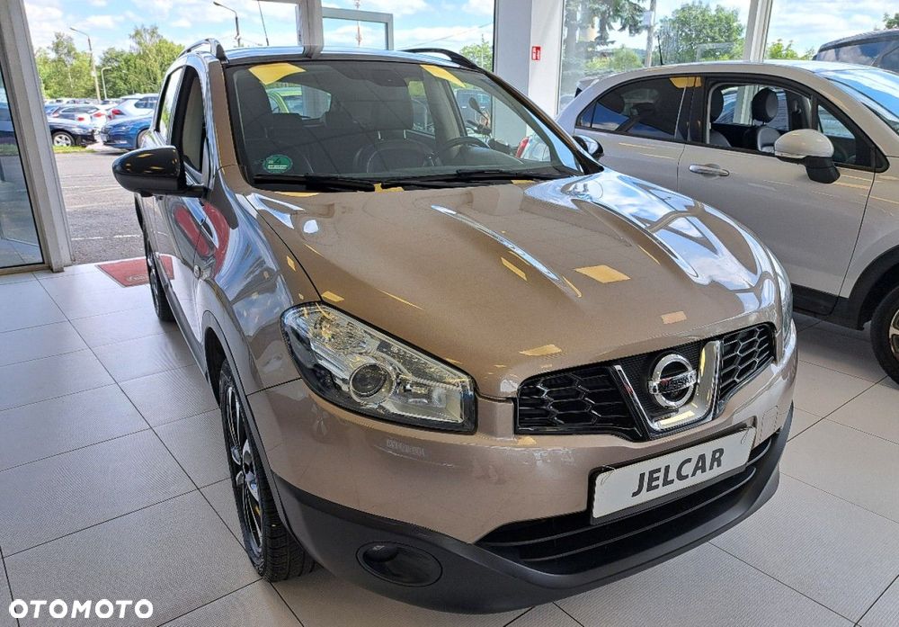 Nissan Qashqai - 2