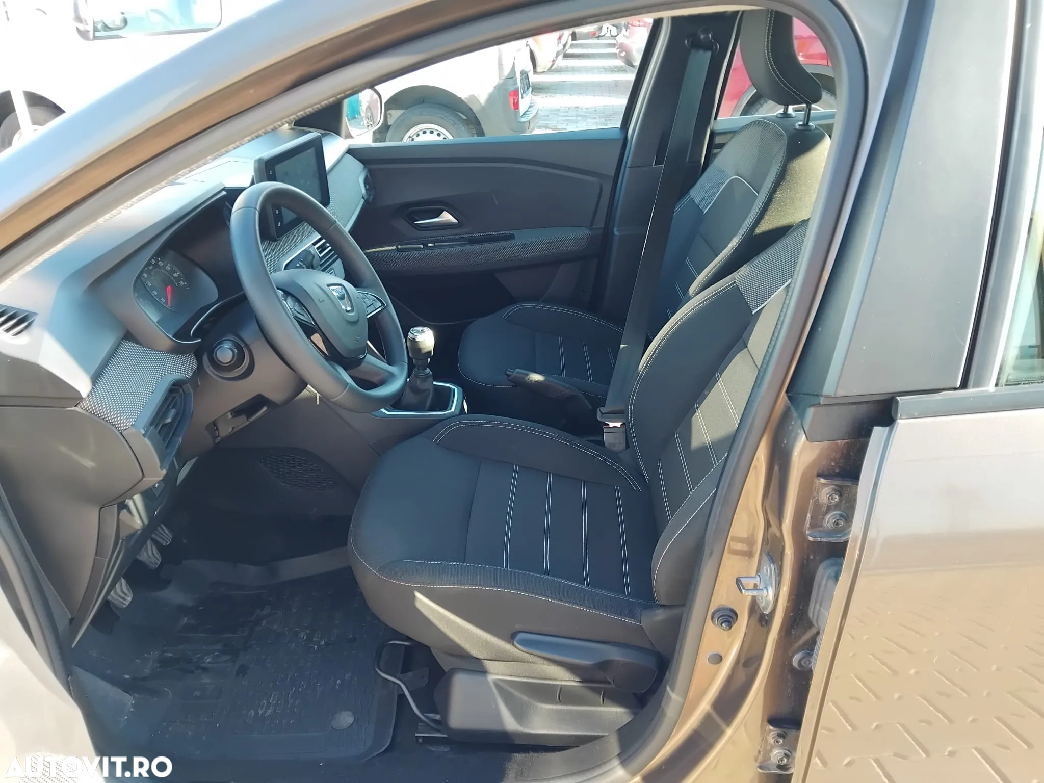 Dacia Logan TCe 90 MT5 Comfort - 6