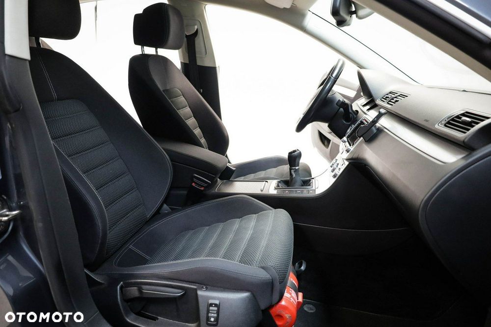 Volkswagen Passat CC - 19