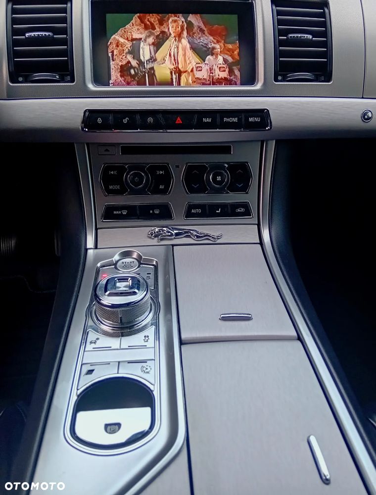 Jaguar XF 2.2 D Premium Luxury - 15