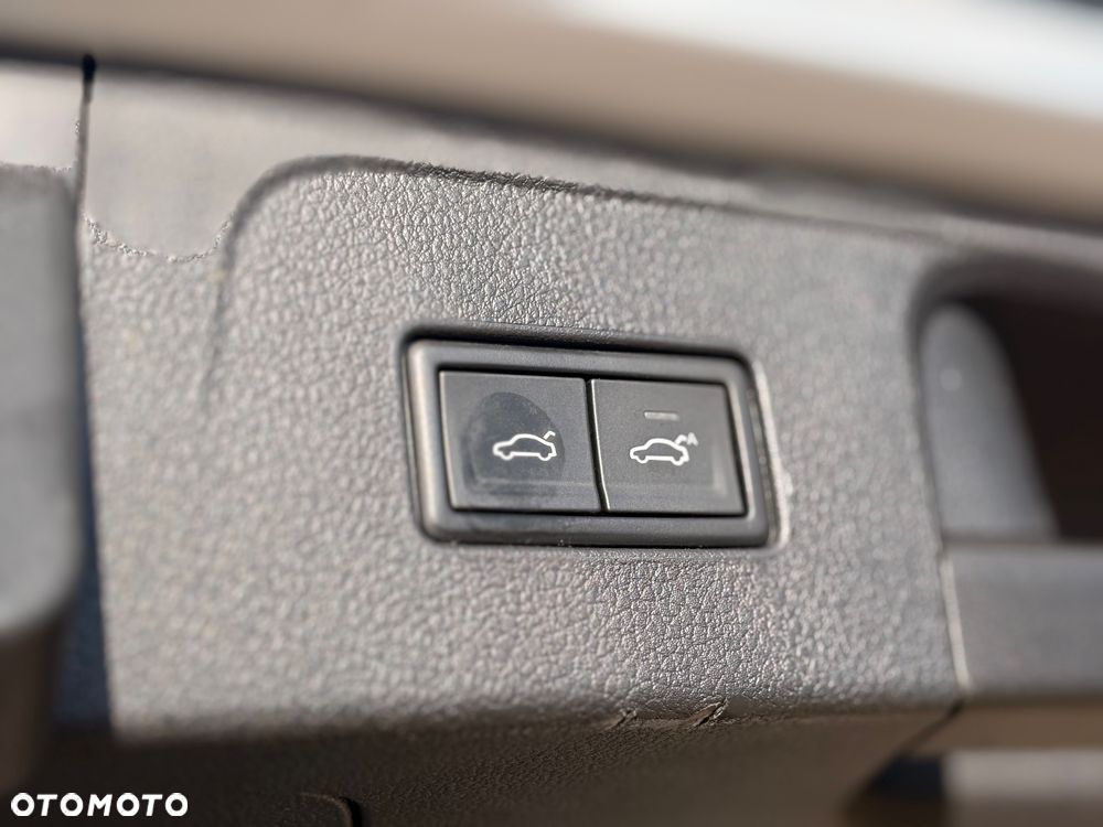 Volkswagen Passat 2.0 TDI EVO Elegance DSG - 17