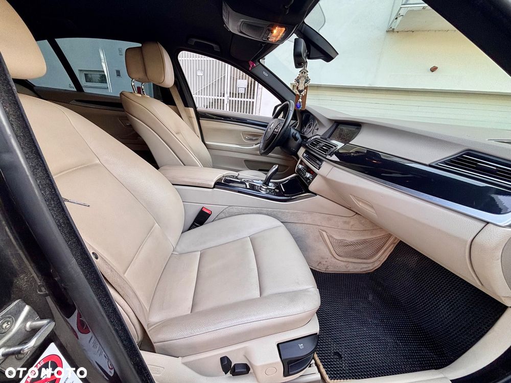 BMW Seria 5 523i - 7