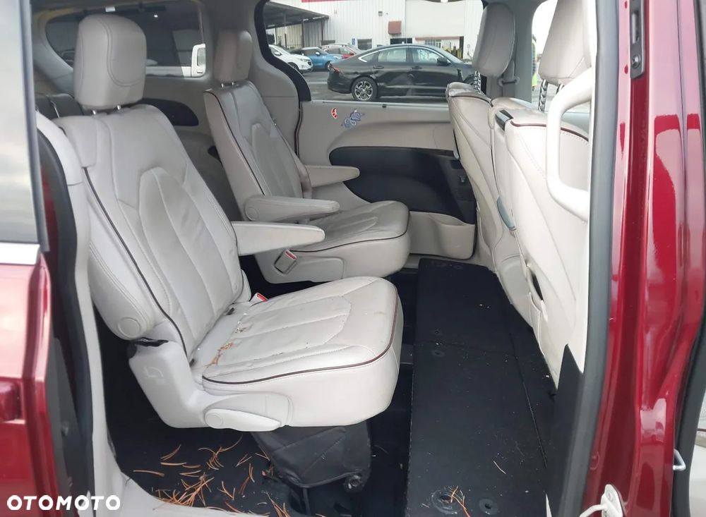 Chrysler Pacifica - 9