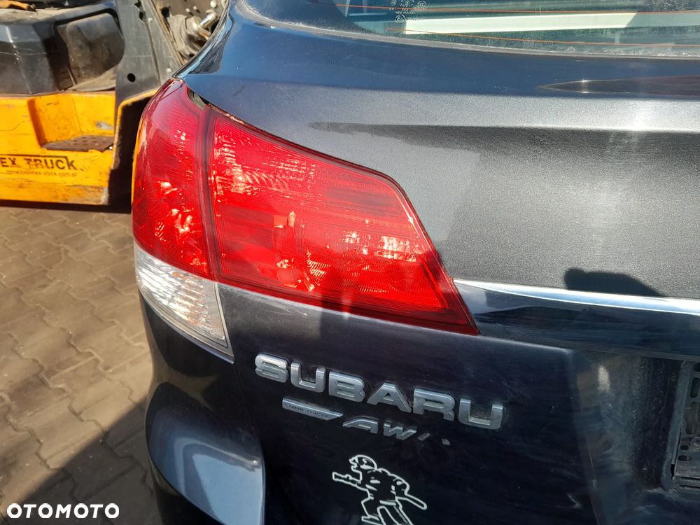 Lampa tylna lewa w klapę SUBARU Legacy V 09-14r. kombi Europa - 1