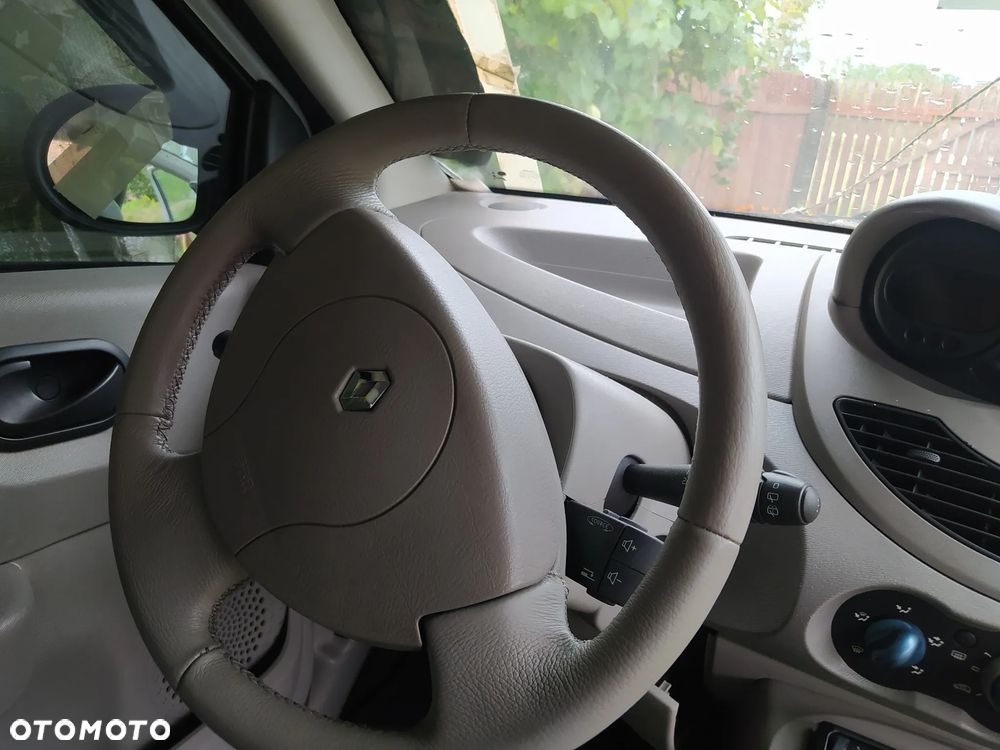 Renault Twingo 1.2 16V Elysee - 4