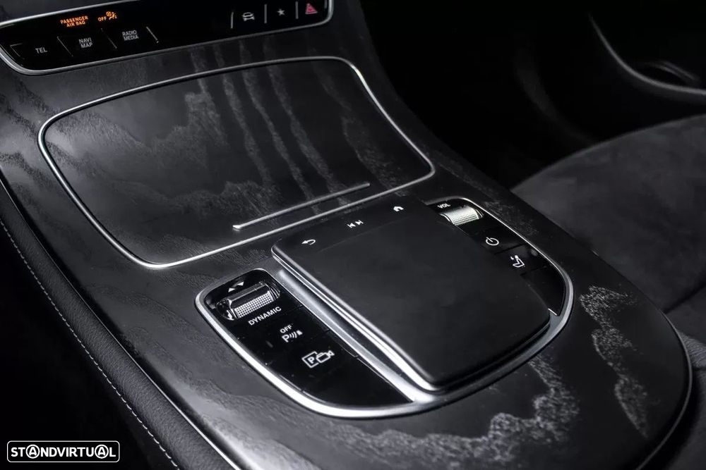 Mercedes-Benz E 300 e AMG Line - 22