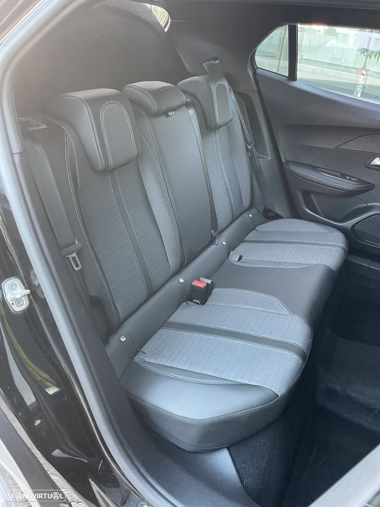 Peugeot 2008 1.2 PureTech Allure Pack - 21