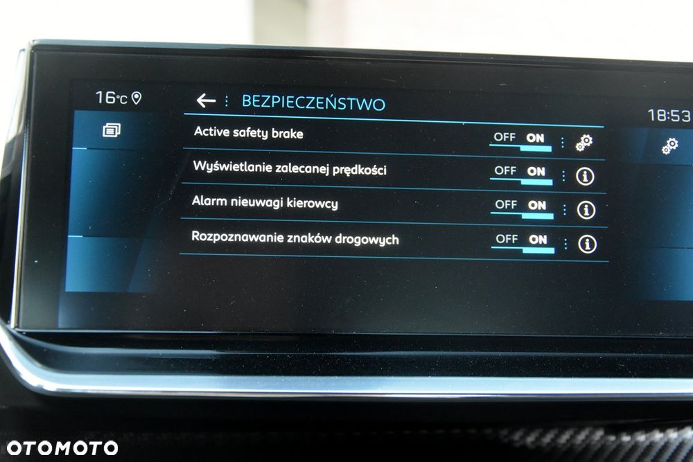 Peugeot 2008 PureTech 130 EAT8 GT - 31