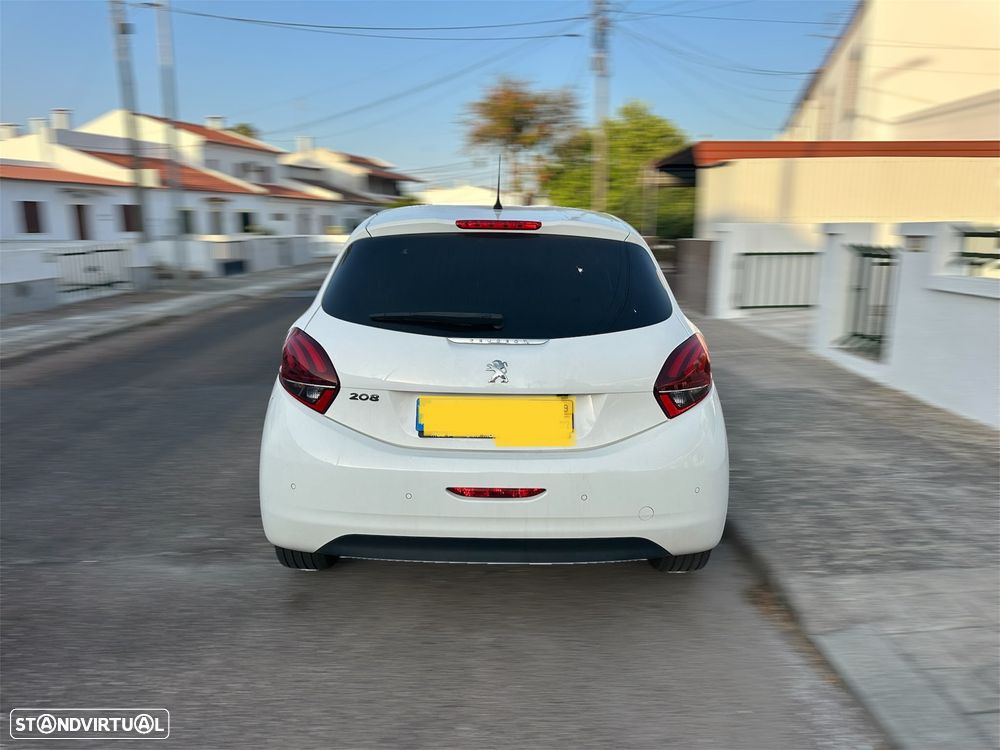 Peugeot 208 1.2 PureTech Signature - 4