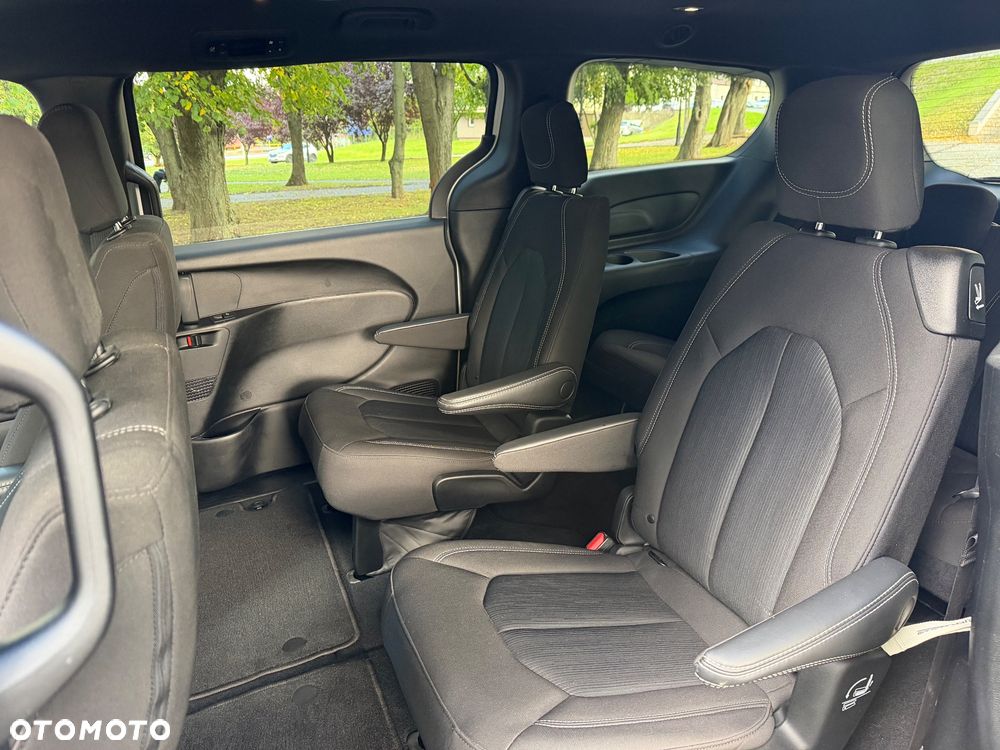 Chrysler Pacifica - 9