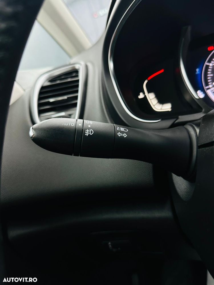Renault Grand Scenic ENERGY TCe 115 LIMITED - 29
