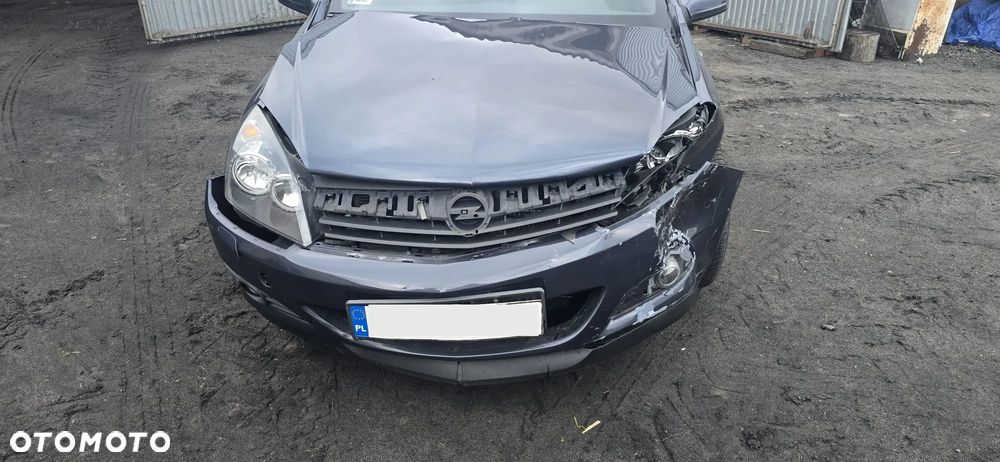 Opel Astra 1.9 CDTI DPF Cosmo - 1