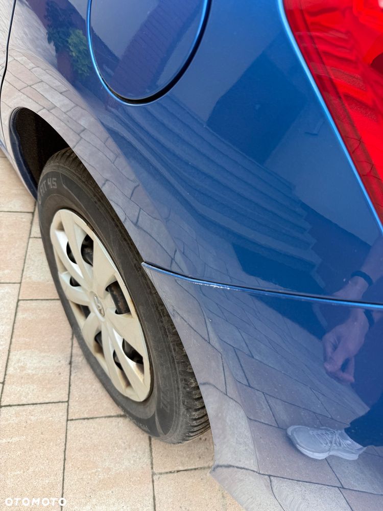 Toyota Auris 1.4 D-4D Luna EU5 - 5