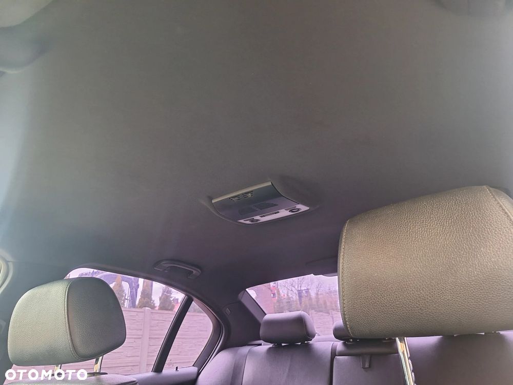 BMW Seria 3 318d - 24