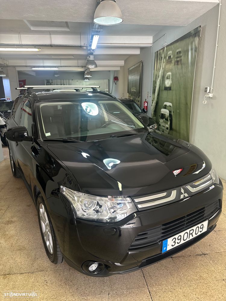 Mitsubishi Outlander 2.2 DI-D Instyle Navi Black Edition - 15