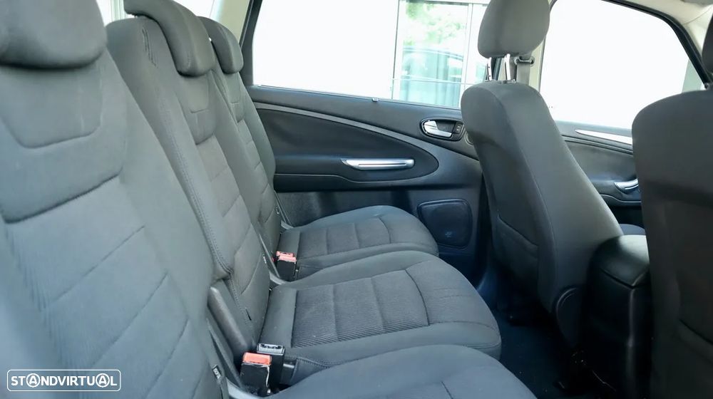 Ford S-Max 2.0 TDCi Titanium 7L - 53