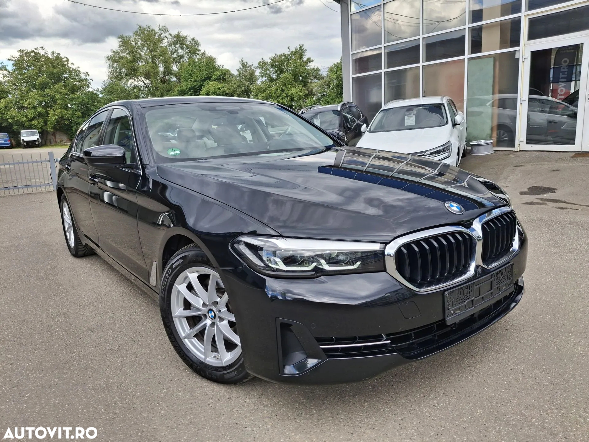 BMW Seria 5 520i AT MHEV - 4