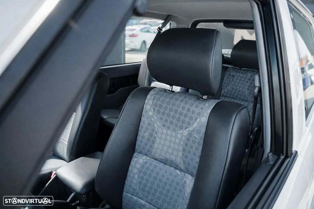 Toyota Land Cruiser 3.0 TD Pack 2 - 6