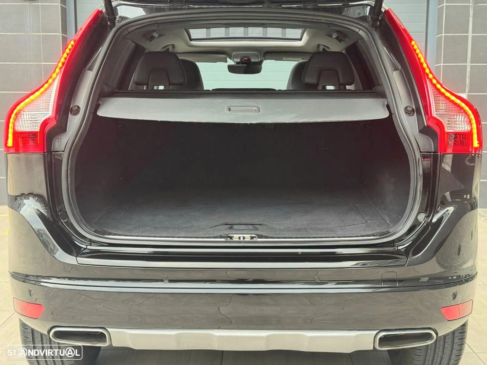 Volvo XC 60 2.0 D4 R-Design AWD Geartronic - 13