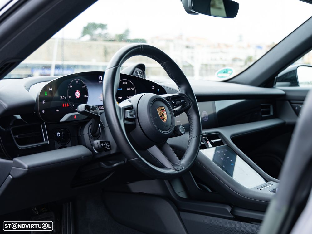 Porsche Taycan Cross Turismo Sport bateria Performance Plus - 17