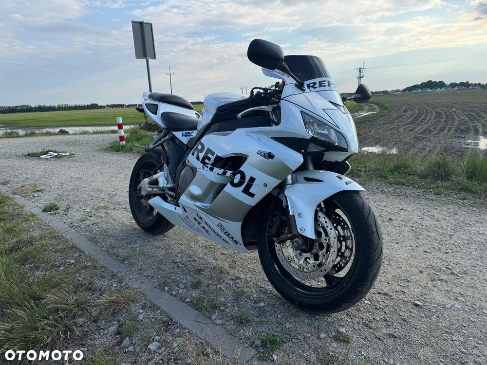 Honda CBR - 8