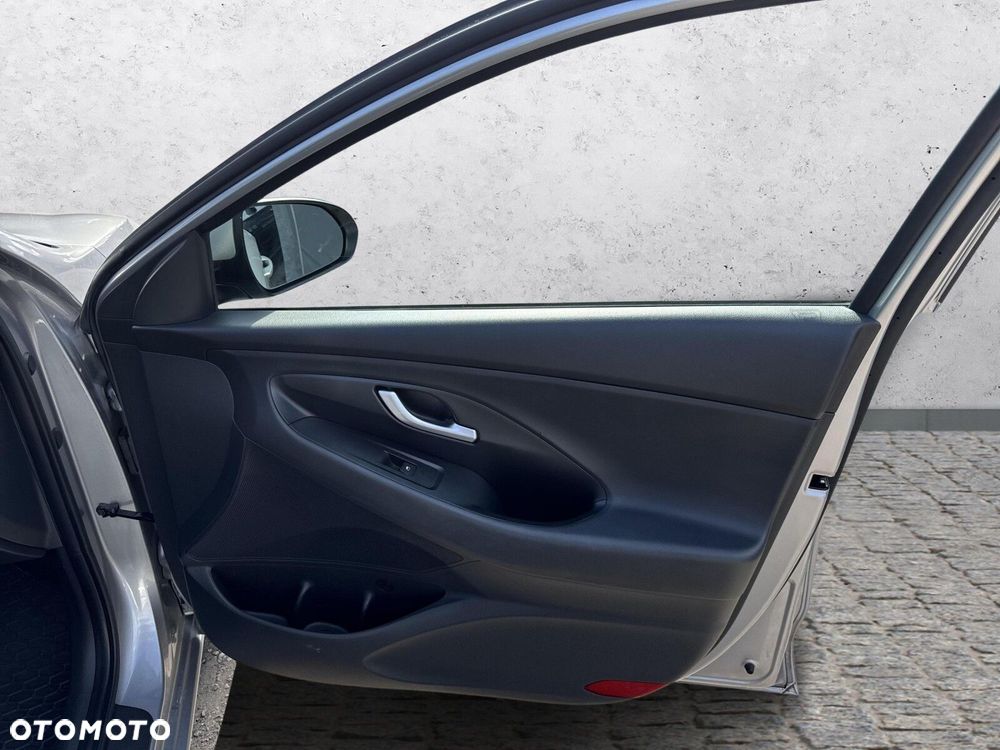 Hyundai i30 1.5 DPI Classic + - 31