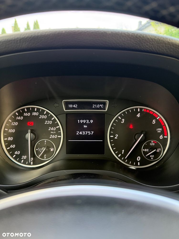 Mercedes-Benz Klasa B 180 CDI (BlueEFFICIENCY) - 13