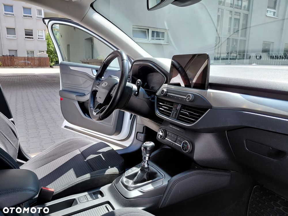 Ford Focus 1.5 EcoBoost Titanium ASS - 8