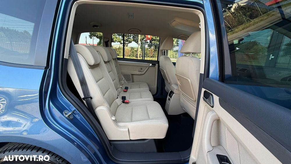 Volkswagen Touran 1.4 TSI DSG STYLE - 9