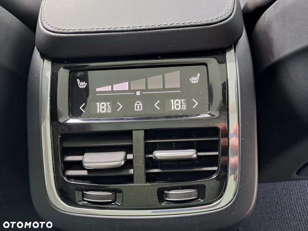 Volvo V90 Cross Country D5 AWD Pro - 37