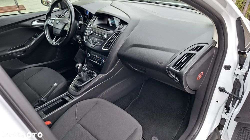 Ford Focus 1.0 EcoBoost Trend - 31