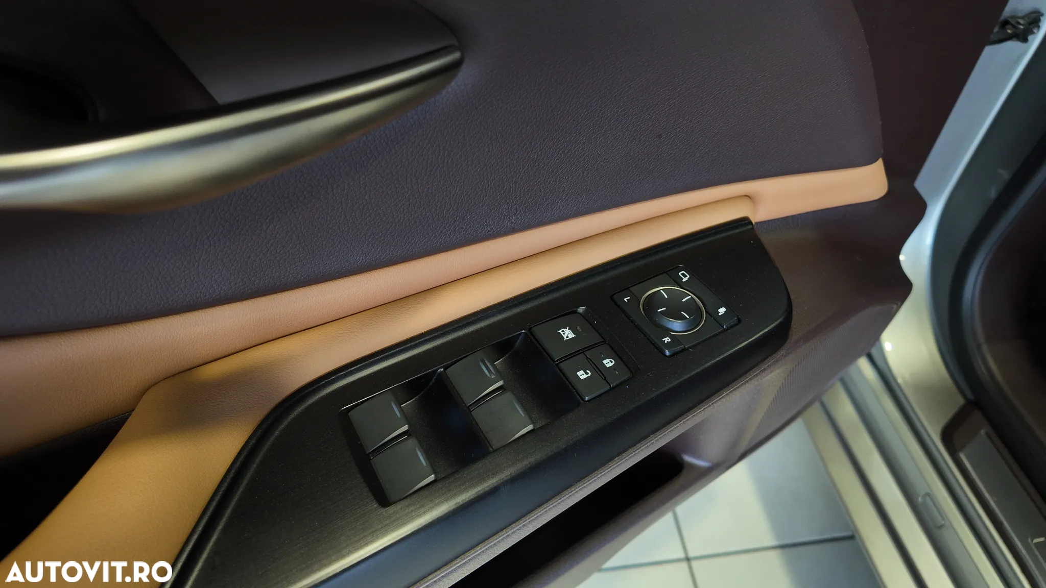 Lexus Seria ES 300h Executive - 20